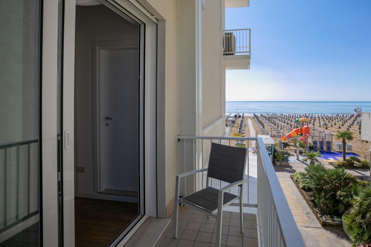 Hotel Boston 3 Stelle Superior Frontemare Lido di Jesolo Zewnętrze zdjęcie