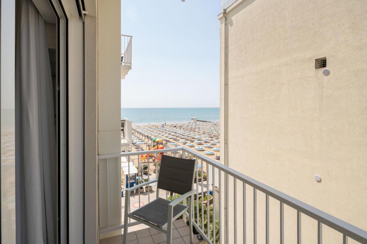 Hotel Boston 3 Stelle Superior Frontemare Lido di Jesolo Zewnętrze zdjęcie