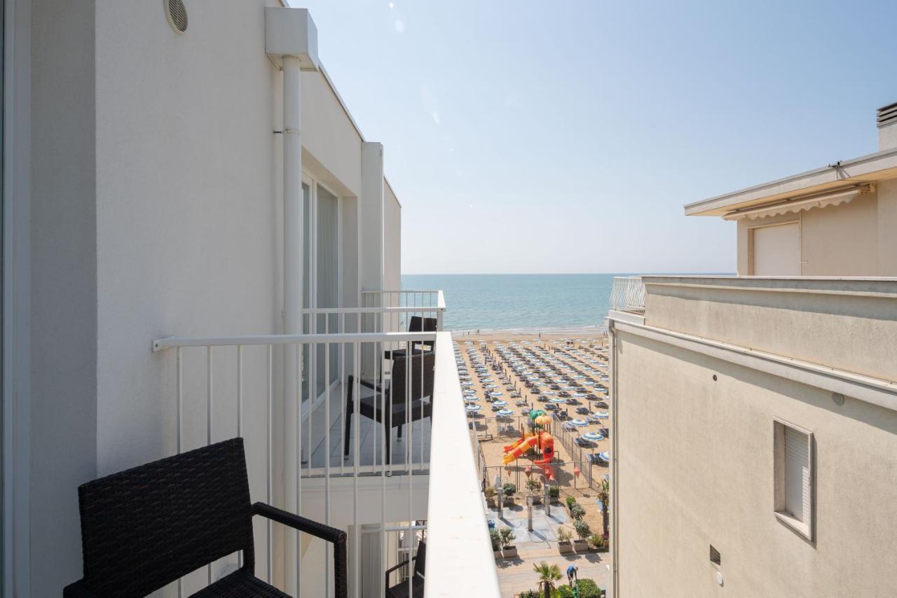 Hotel Boston 3 Stelle Superior Frontemare Lido di Jesolo Zewnętrze zdjęcie
