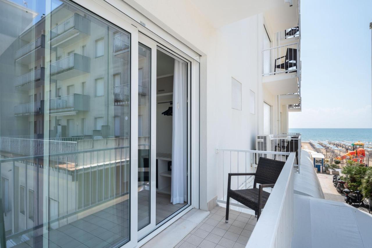 Hotel Boston 3 Stelle Superior Frontemare Lido di Jesolo Zewnętrze zdjęcie