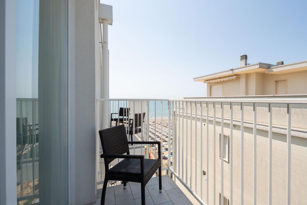 Hotel Boston 3 Stelle Superior Frontemare Lido di Jesolo Zewnętrze zdjęcie