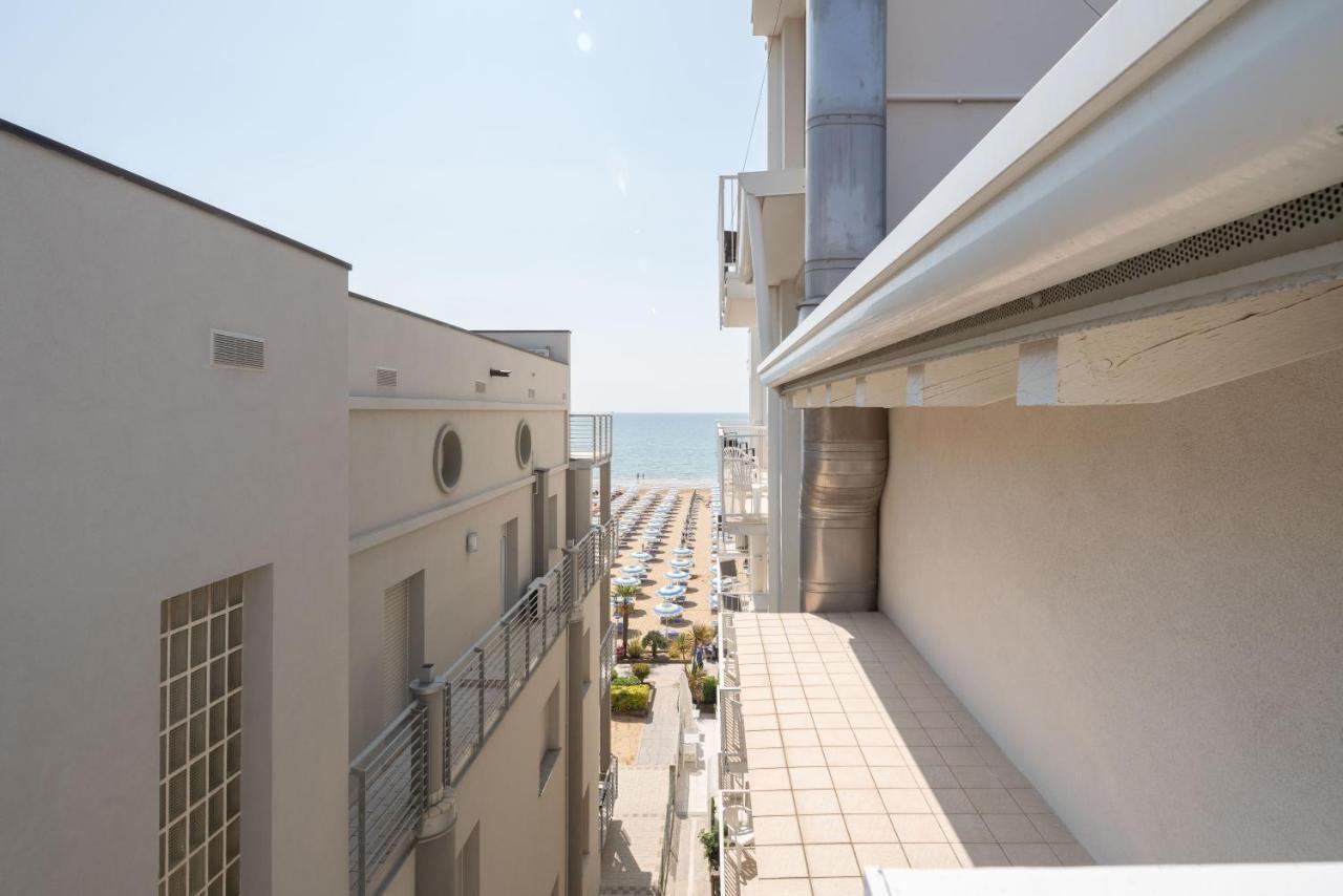 Hotel Boston 3 Stelle Superior Frontemare Lido di Jesolo Zewnętrze zdjęcie