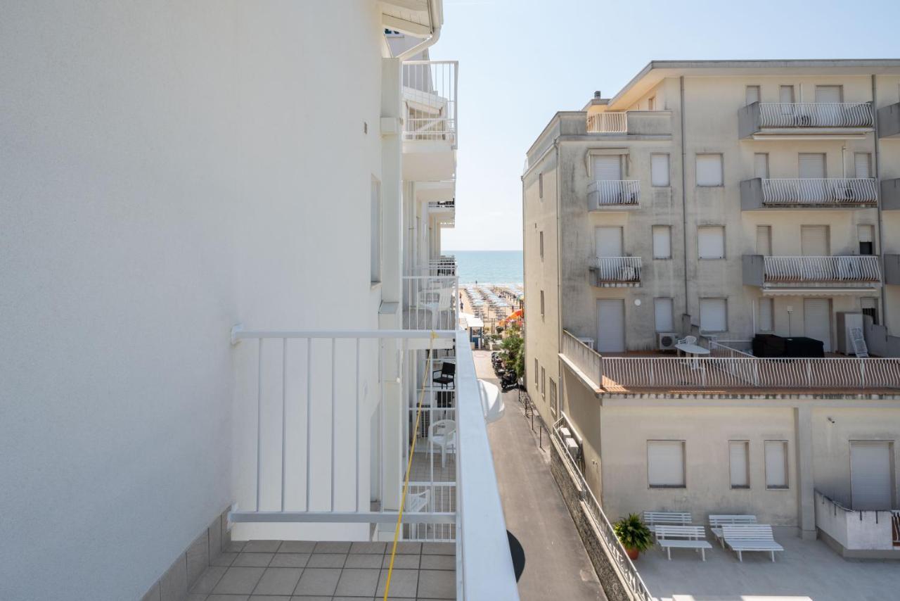 Hotel Boston 3 Stelle Superior Frontemare Lido di Jesolo Zewnętrze zdjęcie