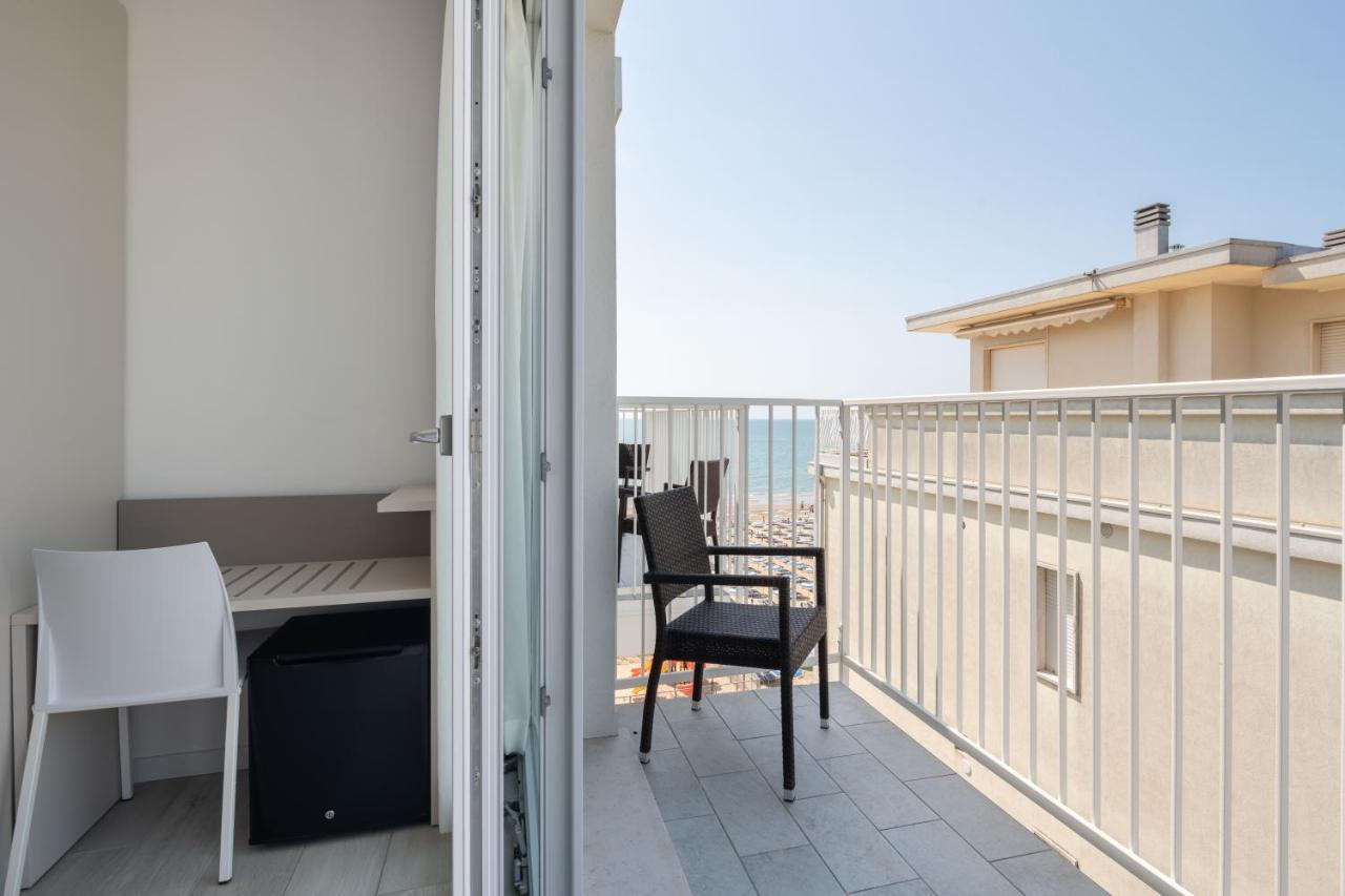 Hotel Boston 3 Stelle Superior Frontemare Lido di Jesolo Zewnętrze zdjęcie
