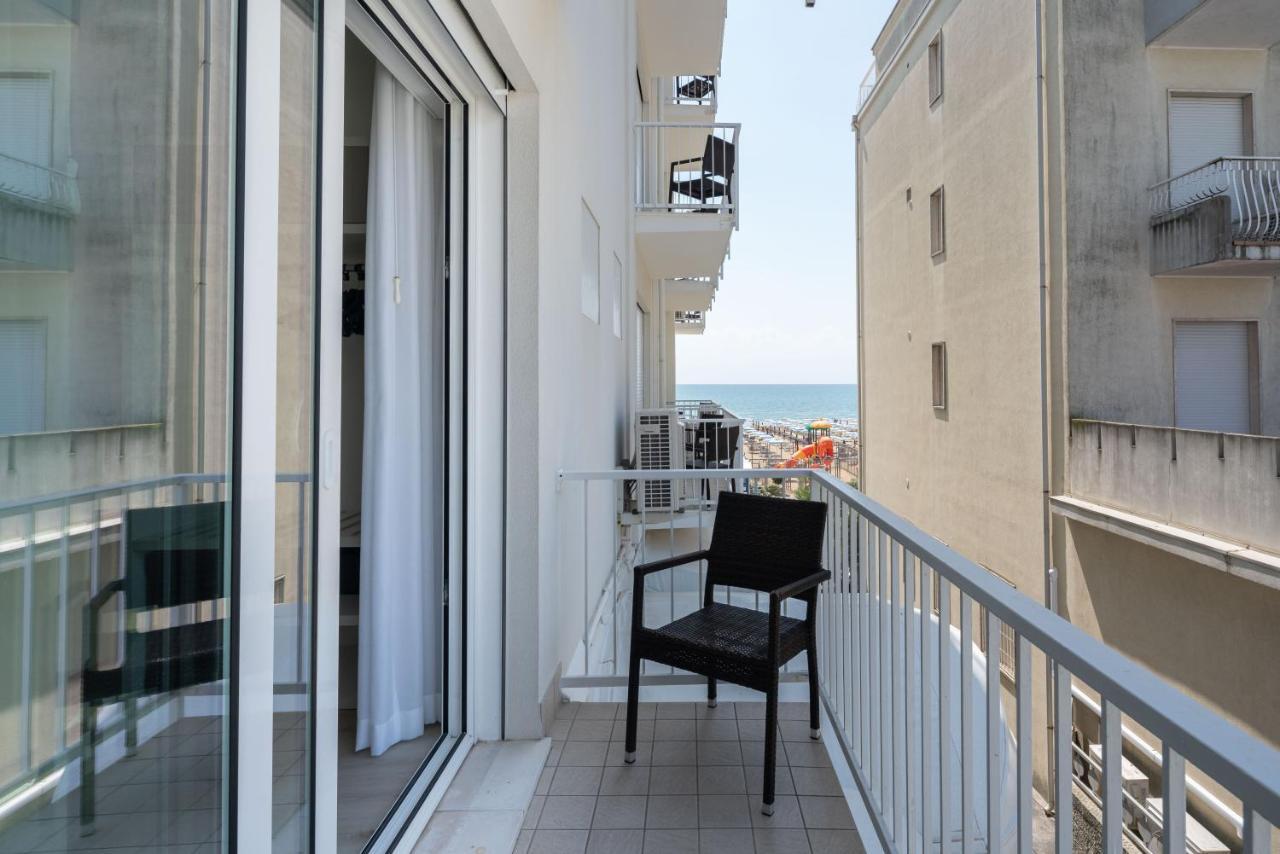 Hotel Boston 3 Stelle Superior Frontemare Lido di Jesolo Zewnętrze zdjęcie